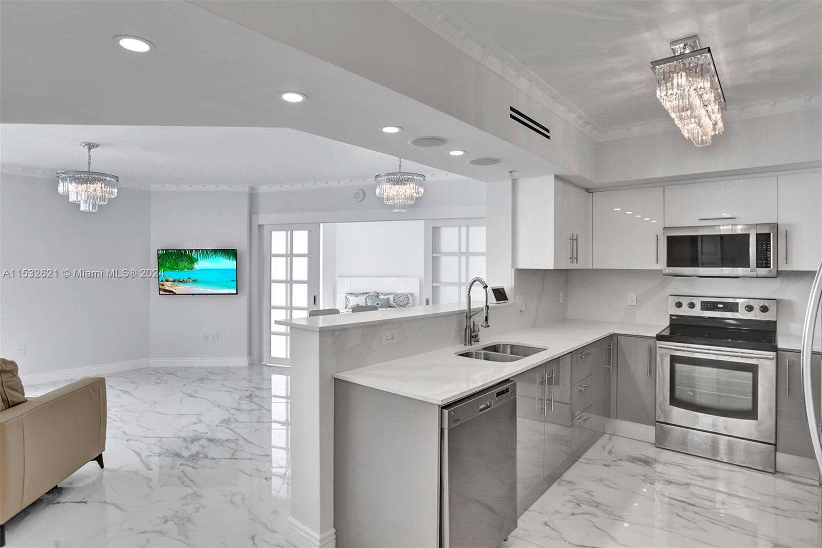 La Perla at 16699 Collins Ave, Sunny Isles Beach, FL 33160 - For Rent photo 5
