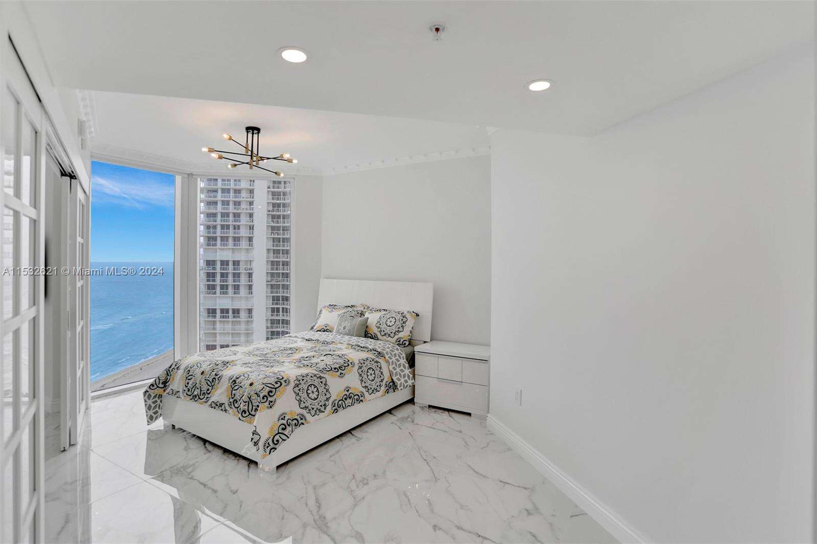 La Perla at 16699 Collins Ave, Sunny Isles Beach, FL 33160 - For Rent photo 9