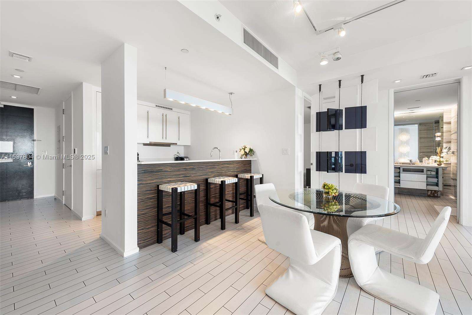 W South Beach at 2201 Collins Ave, Miami Beach, FL 33139 - For Rent photo 12