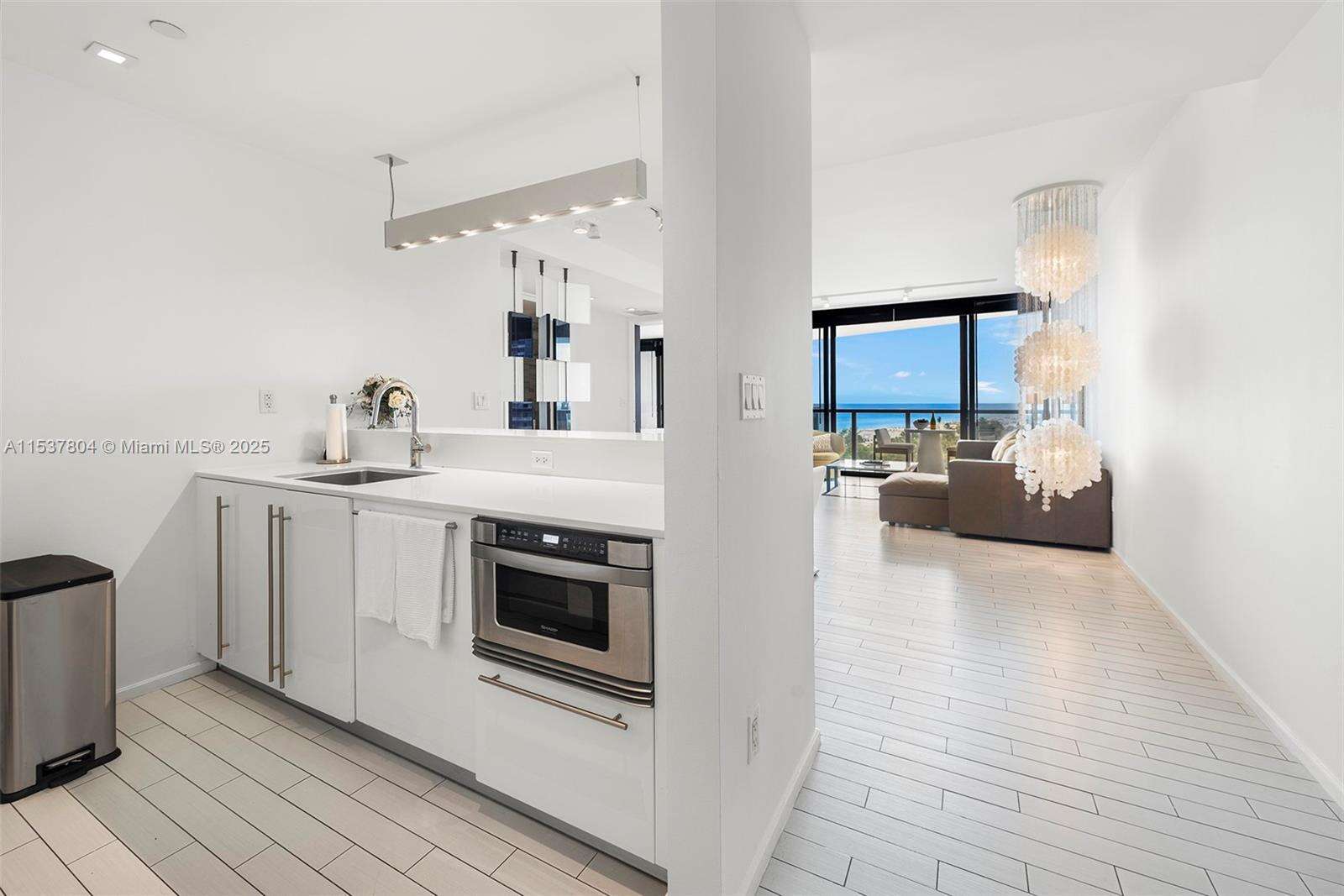 W South Beach at 2201 Collins Ave, Miami Beach, FL 33139 - For Rent photo 13