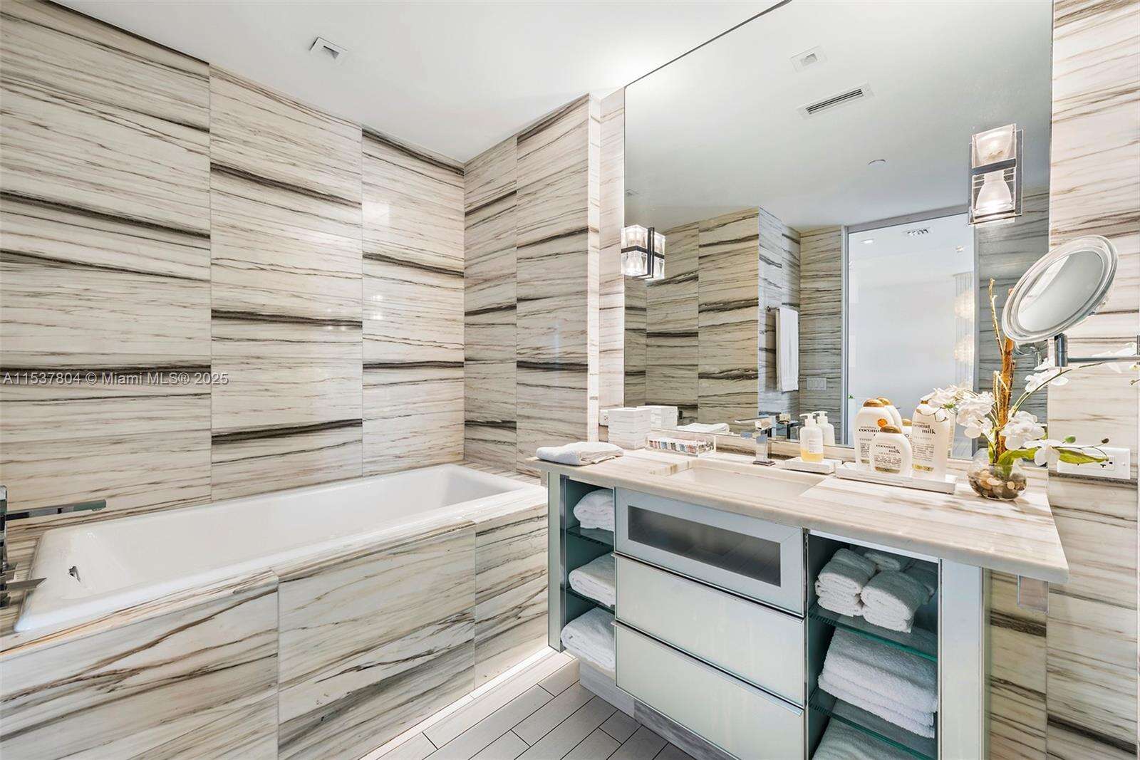 W South Beach at 2201 Collins Ave, Miami Beach, FL 33139 - For Rent photo 22