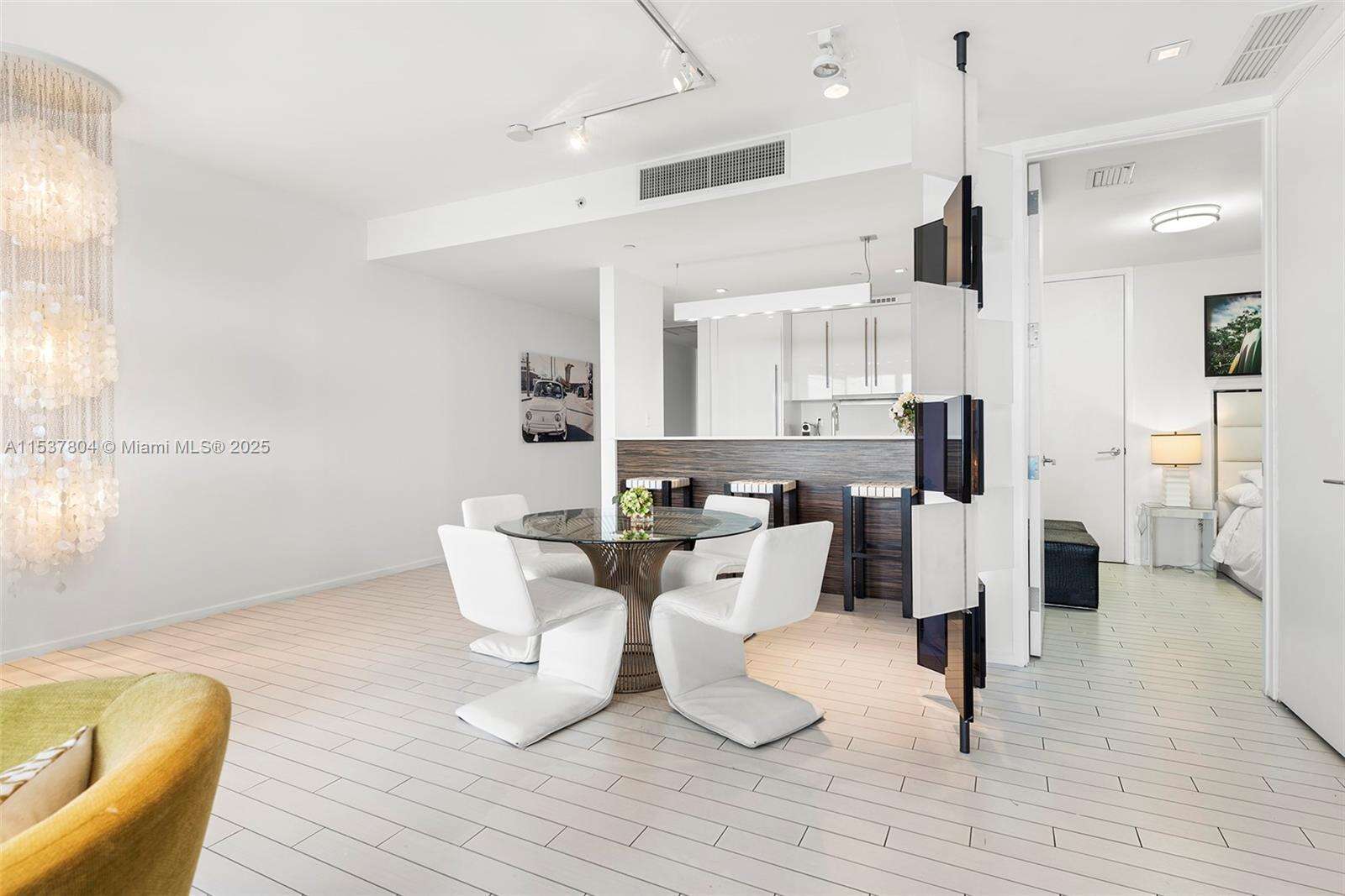 W South Beach at 2201 Collins Ave, Miami Beach, FL 33139 - For Rent photo 4