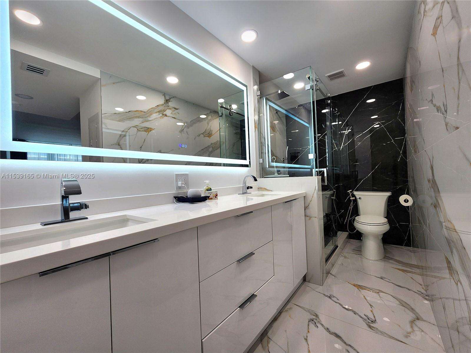 Alexander Towers at 3505 Ocean Dr, Hollywood, FL 33019 - For Rent photo 15