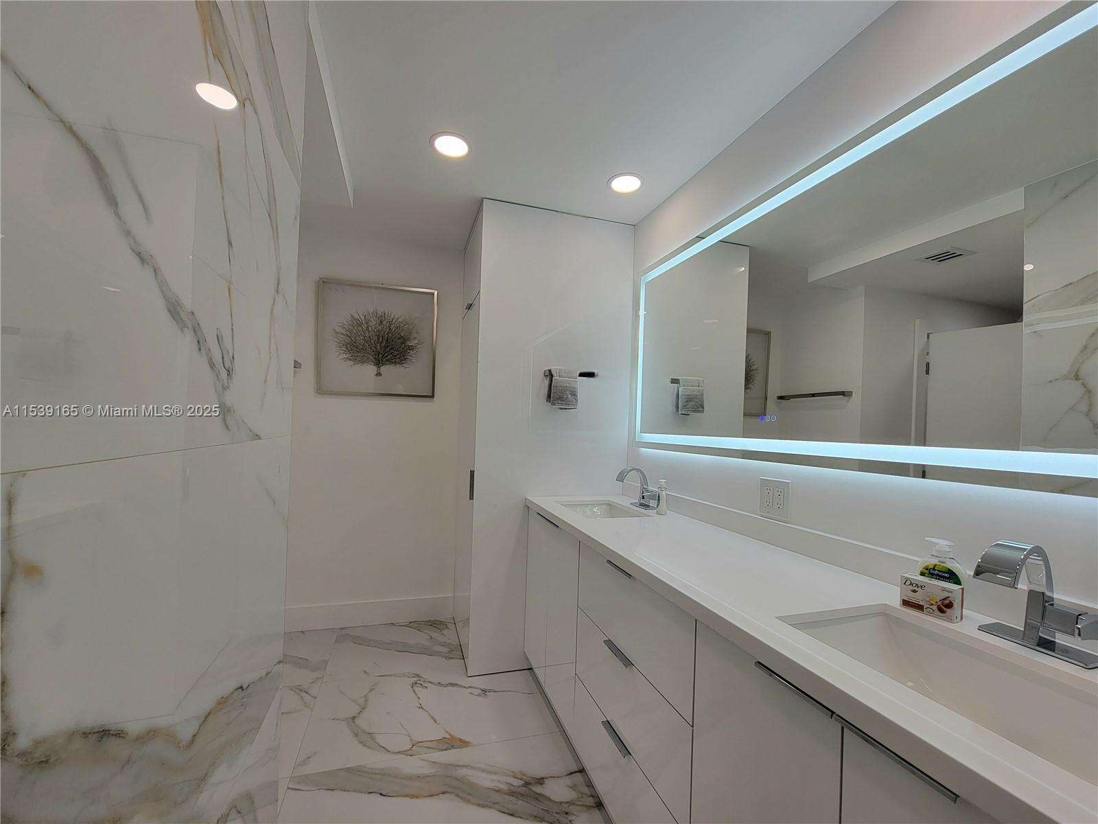 Alexander Towers at 3505 Ocean Dr, Hollywood, FL 33019 - For Rent photo 18