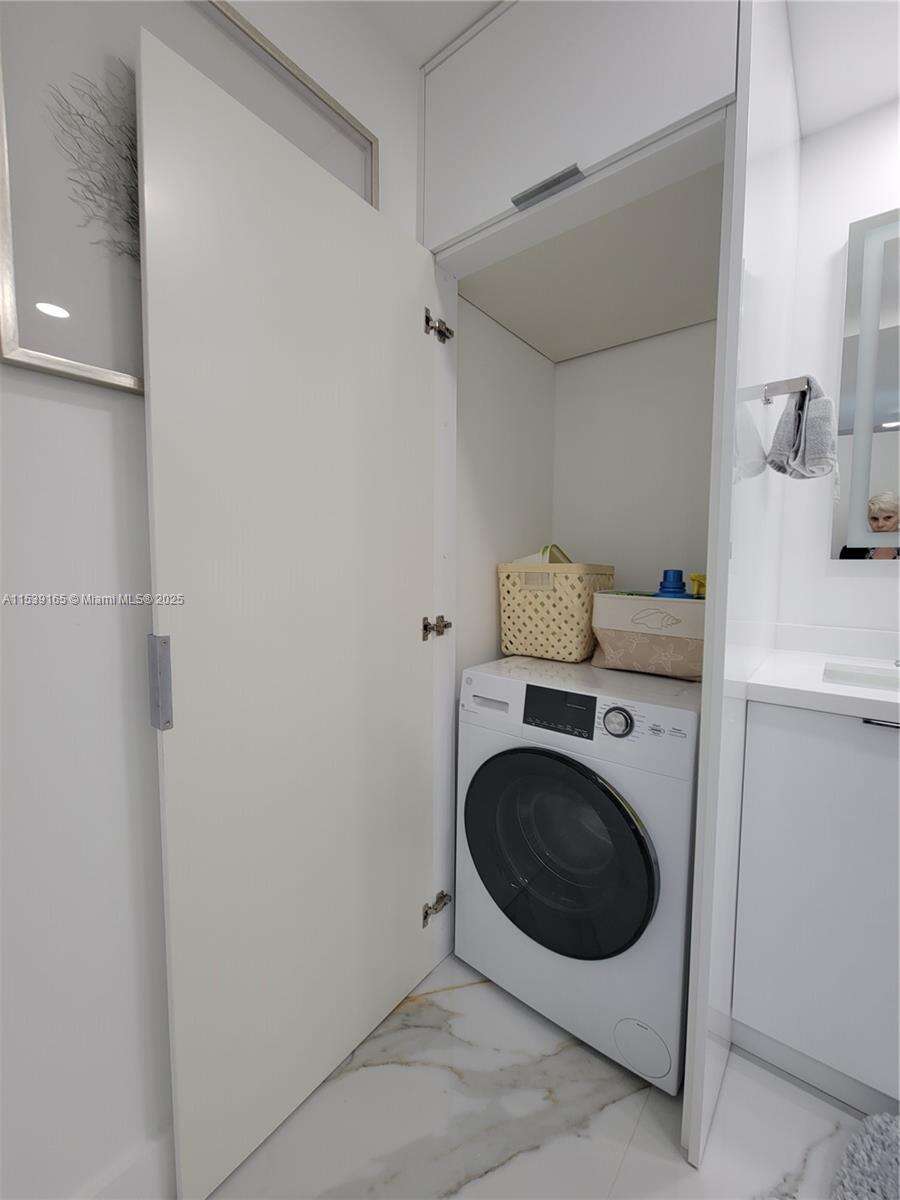 Alexander Towers at 3505 Ocean Dr, Hollywood, FL 33019 - For Rent photo 19