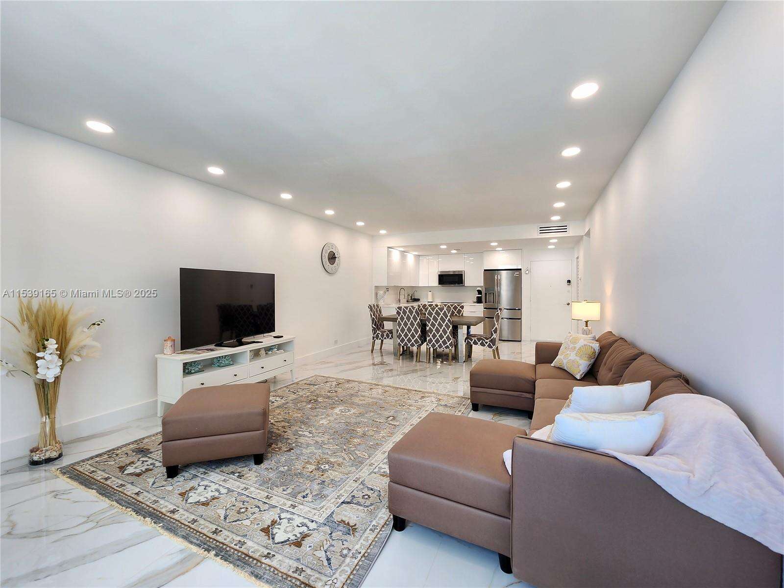 Alexander Towers at 3505 Ocean Dr, Hollywood, FL 33019 - For Rent photo 5