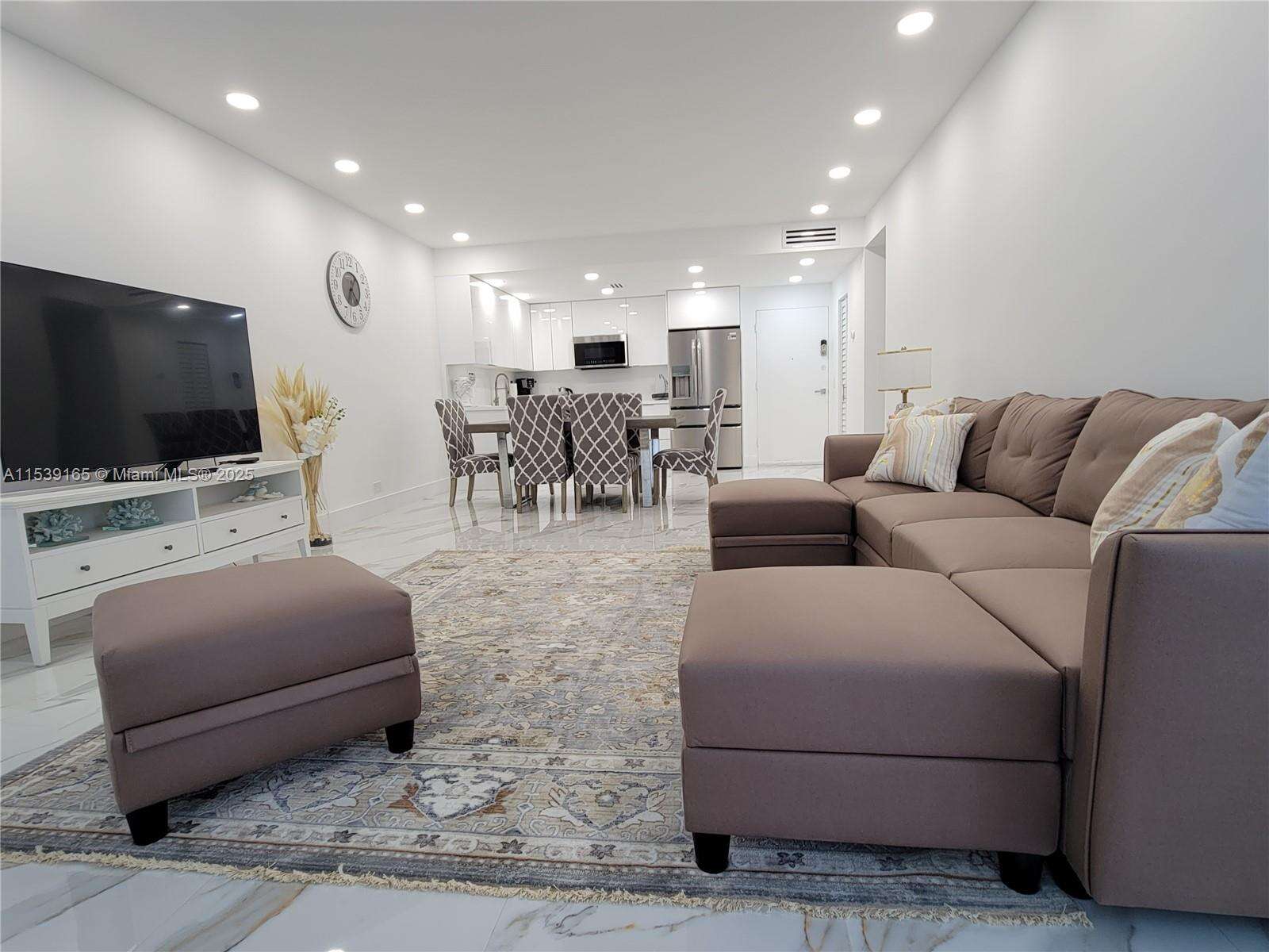 Alexander Towers at 3505 Ocean Dr, Hollywood, FL 33019 - For Rent photo 6