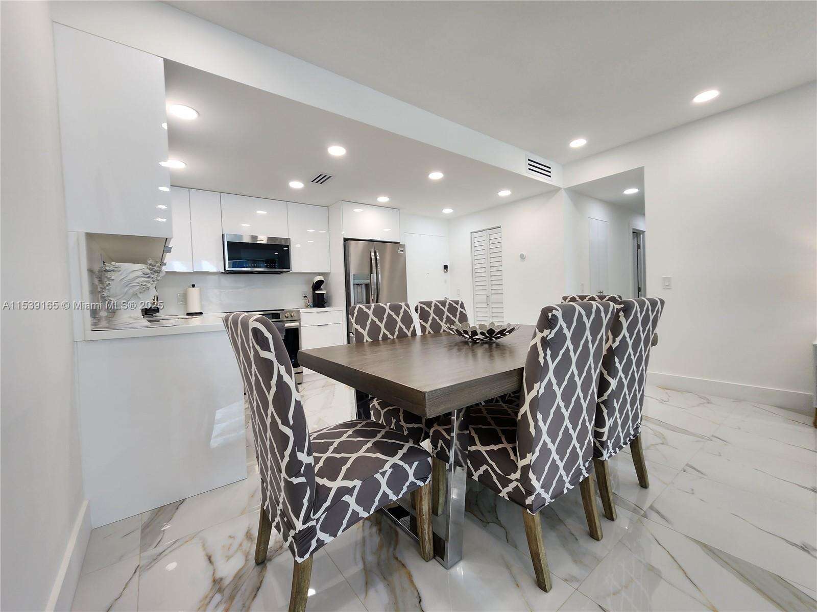 Alexander Towers at 3505 Ocean Dr, Hollywood, FL 33019 - For Rent photo 10