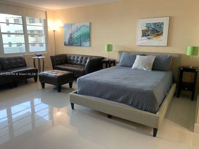 Decoplage at 100 Lincoln Rd, Miami Beach, FL 33139 - For Rent photo 1