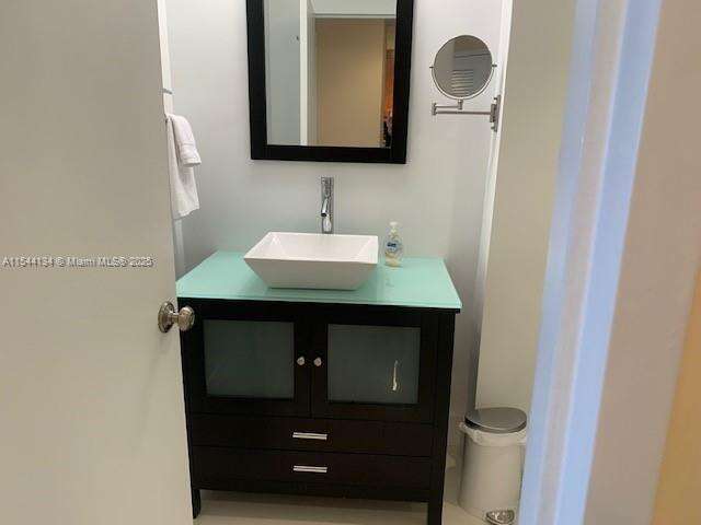 Decoplage at 100 Lincoln Rd, Miami Beach, FL 33139 - For Rent photo 11