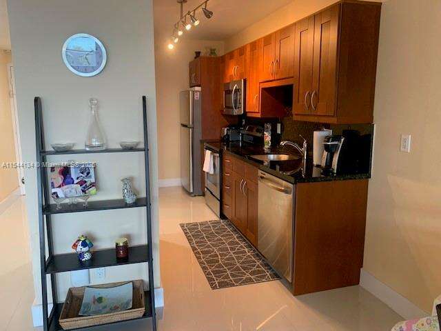 Decoplage at 100 Lincoln Rd, Miami Beach, FL 33139 - For Rent photo 8