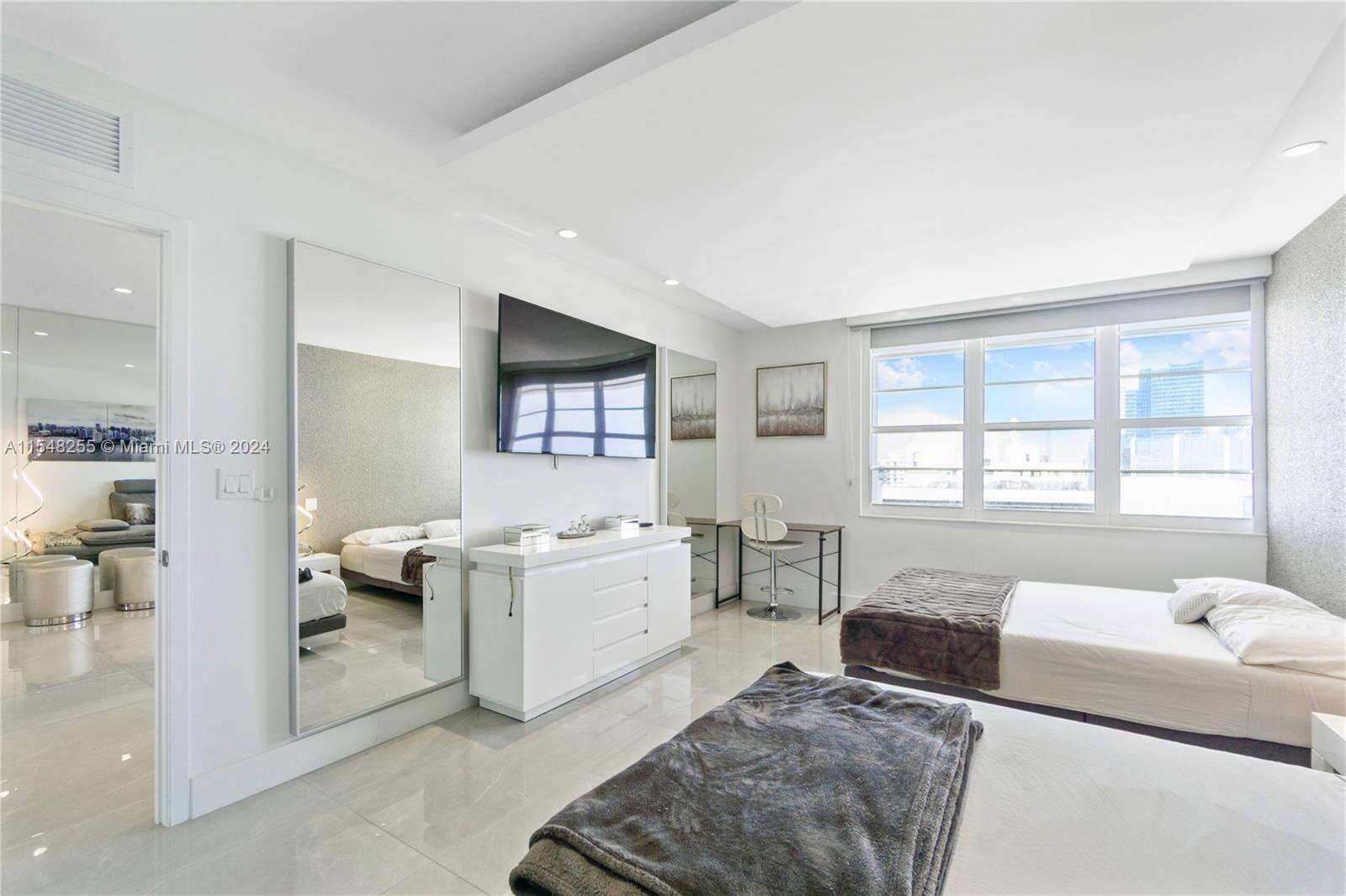Decoplage at 100 Lincoln Rd, Miami Beach, FL 33139 - For Rent photo 14