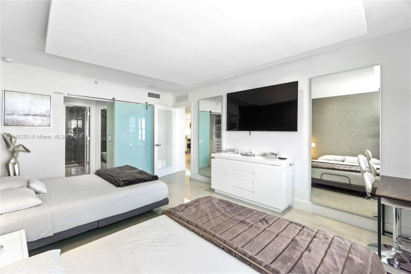 Decoplage at 100 Lincoln Rd, Miami Beach, FL 33139 - For Rent photo 15