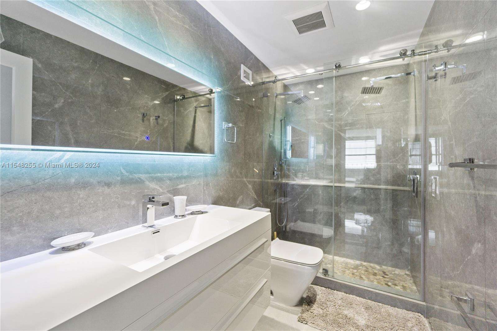 Decoplage at 100 Lincoln Rd, Miami Beach, FL 33139 - For Rent photo 17