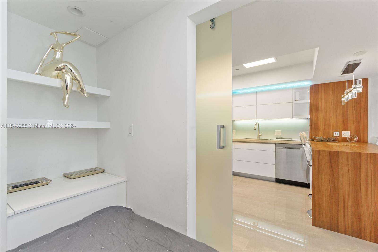 Decoplage at 100 Lincoln Rd, Miami Beach, FL 33139 - For Rent photo 10