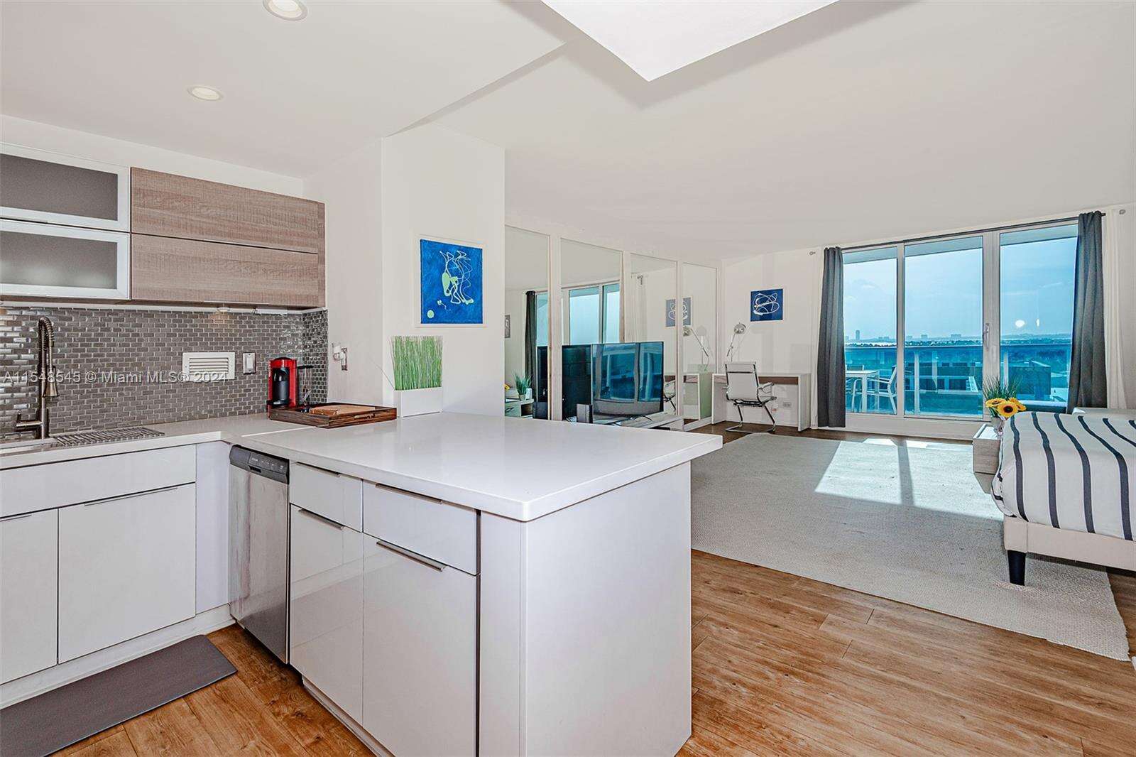 Roney Palace at 2301 Collins Ave, Miami Beach, FL 33139 - For Rent photo 15