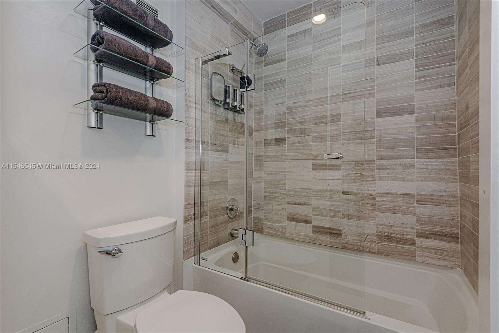 Roney Palace at 2301 Collins Ave, Miami Beach, FL 33139 - For Rent photo 17