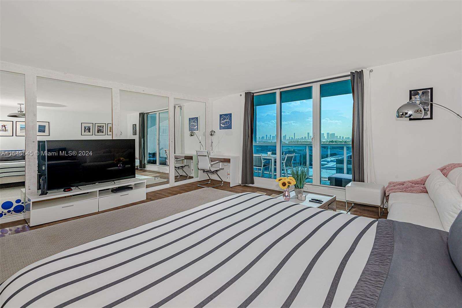 Roney Palace at 2301 Collins Ave, Miami Beach, FL 33139 - For Rent photo 8