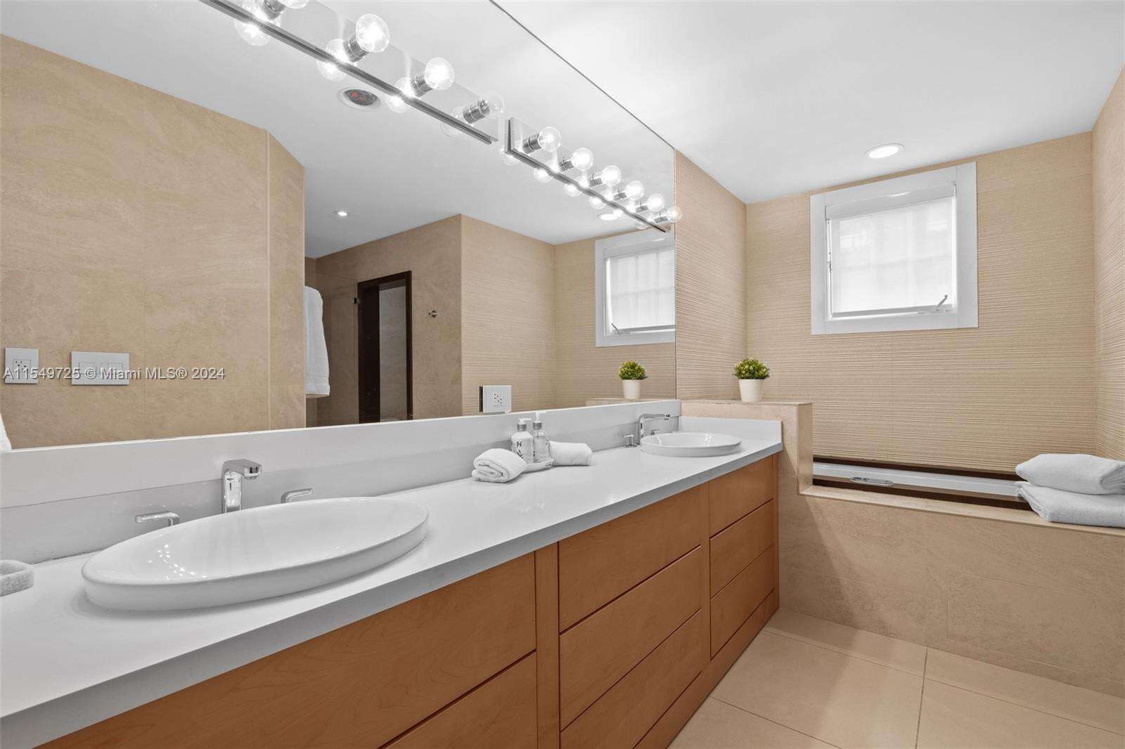 Seaside Village at 19127 Fisher Island Dr, Miami Beach, FL 33109 - For Rent photo 25