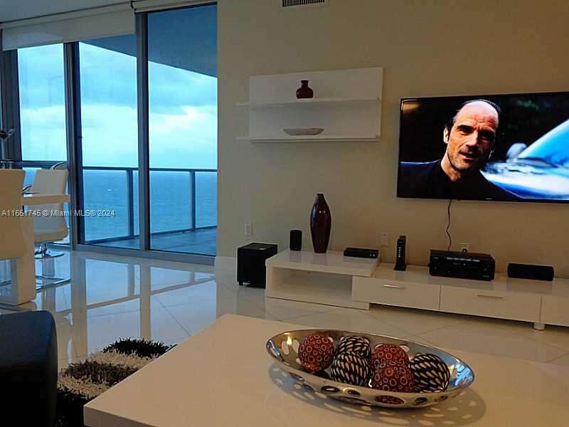 Ocean Palms at 3101 Ocean Dr, Hollywood, FL 33019 - For Rent photo 18
