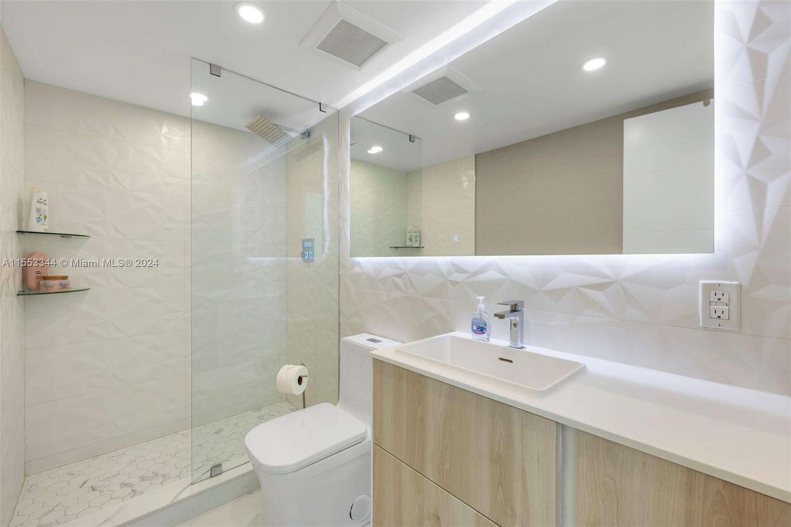 Seacoast 5151 at 5151 Collins Ave, Miami Beach, FL 33140 - For Rent photo 31