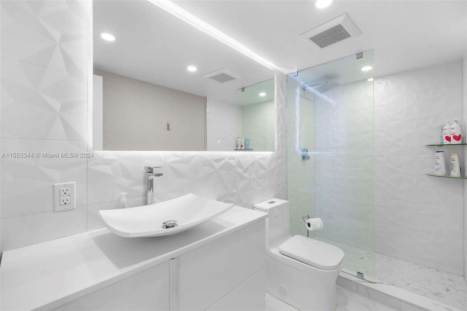 Seacoast 5151 at 5151 Collins Ave, Miami Beach, FL 33140 - For Rent photo 35