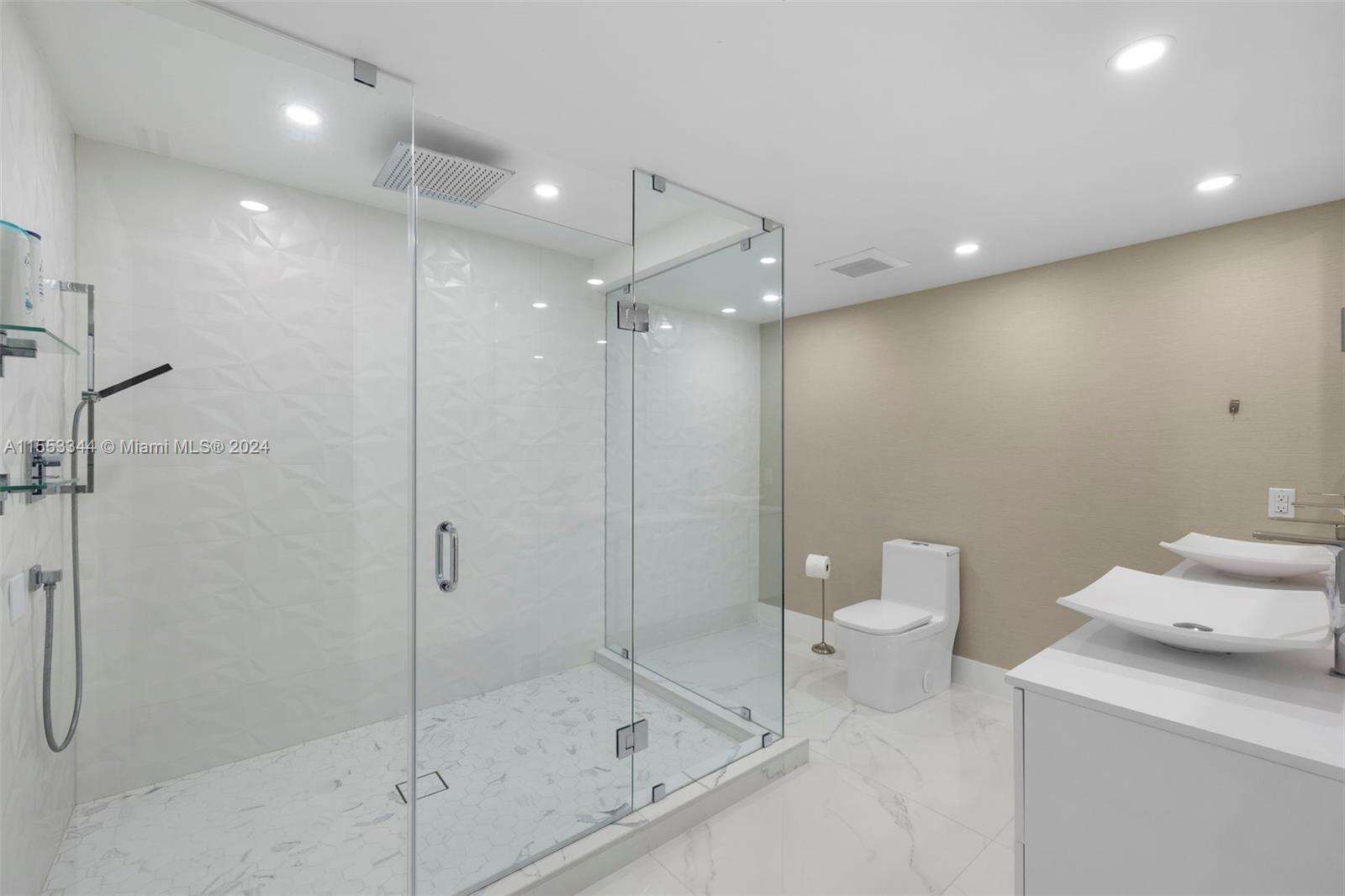 Seacoast 5151 at 5151 Collins Ave, Miami Beach, FL 33140 - For Rent photo 40