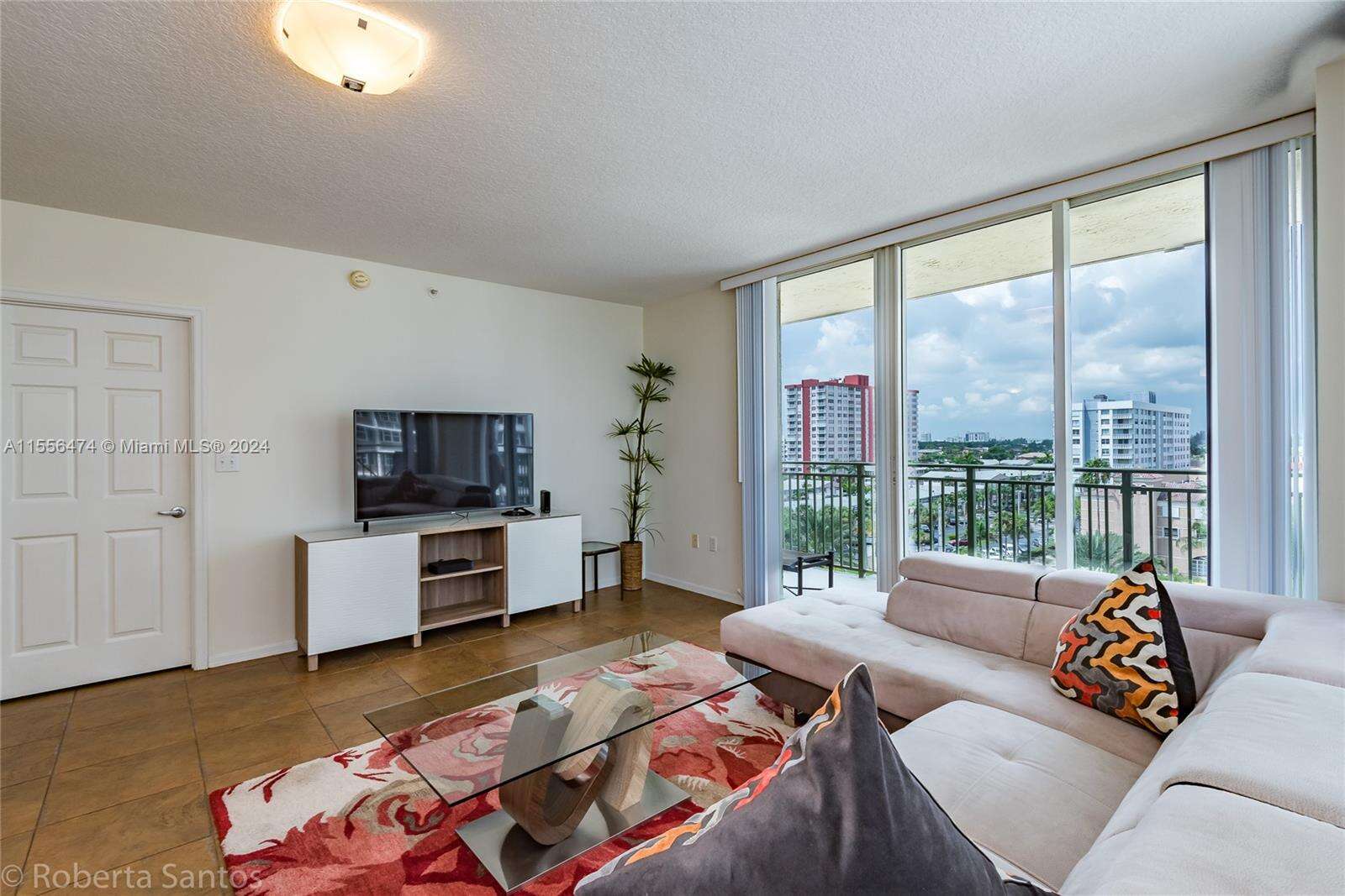 2080 Ocean Dr, Hallandale Beach, FL 33009 - For Rent photo 15
