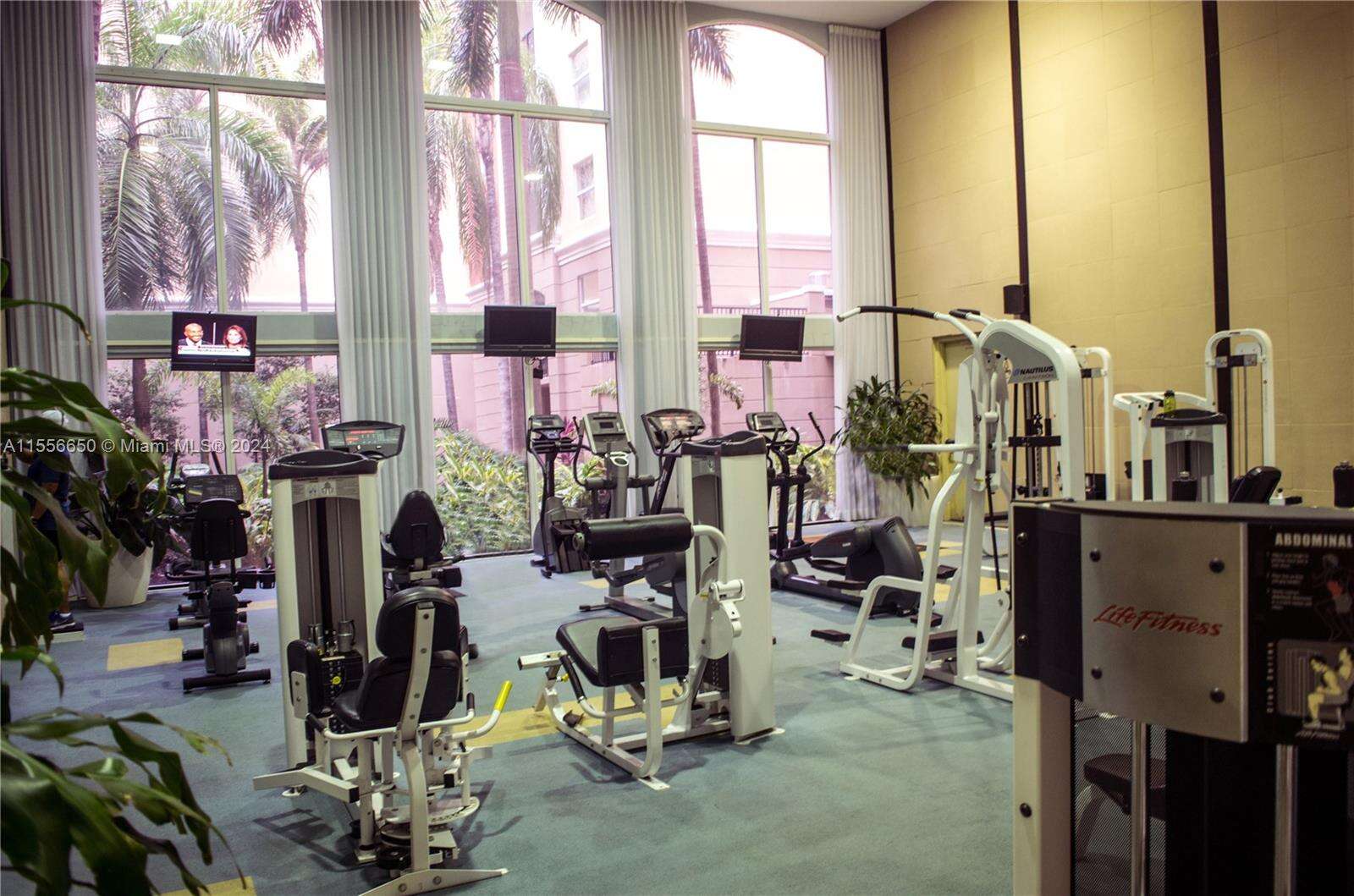 Porto Bellagio at 17100 Bay Rd, Sunny Isles Beach, FL 33160 - For Rent photo 23