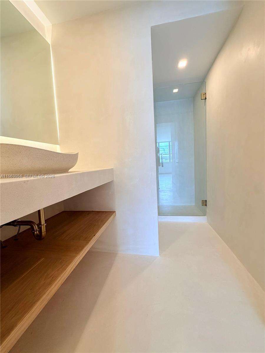 Decoplage at 100 Lincoln Rd, Miami Beach, FL 33139 - For Rent photo 15