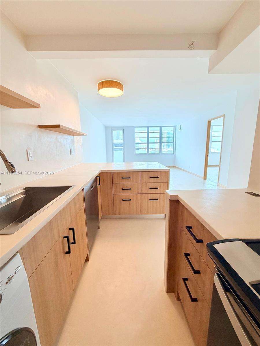 Decoplage at 100 Lincoln Rd, Miami Beach, FL 33139 - For Rent photo 6
