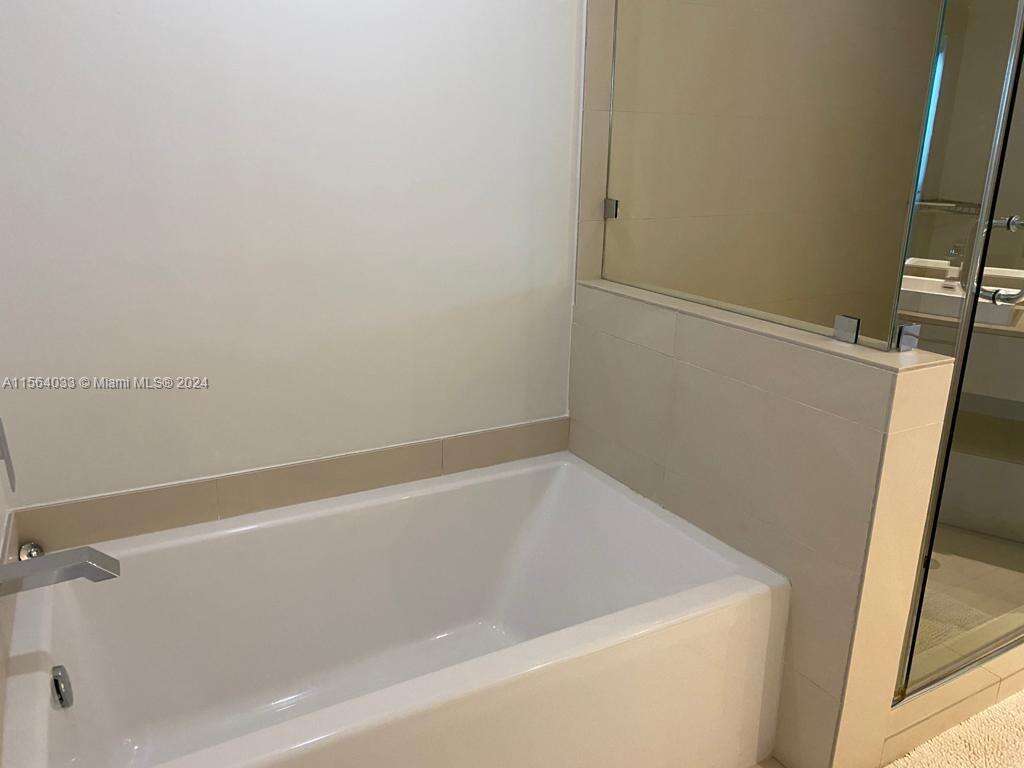 Hyde Resort at 4111 Ocean Dr, Hollywood, FL 33019 - For Rent photo 17