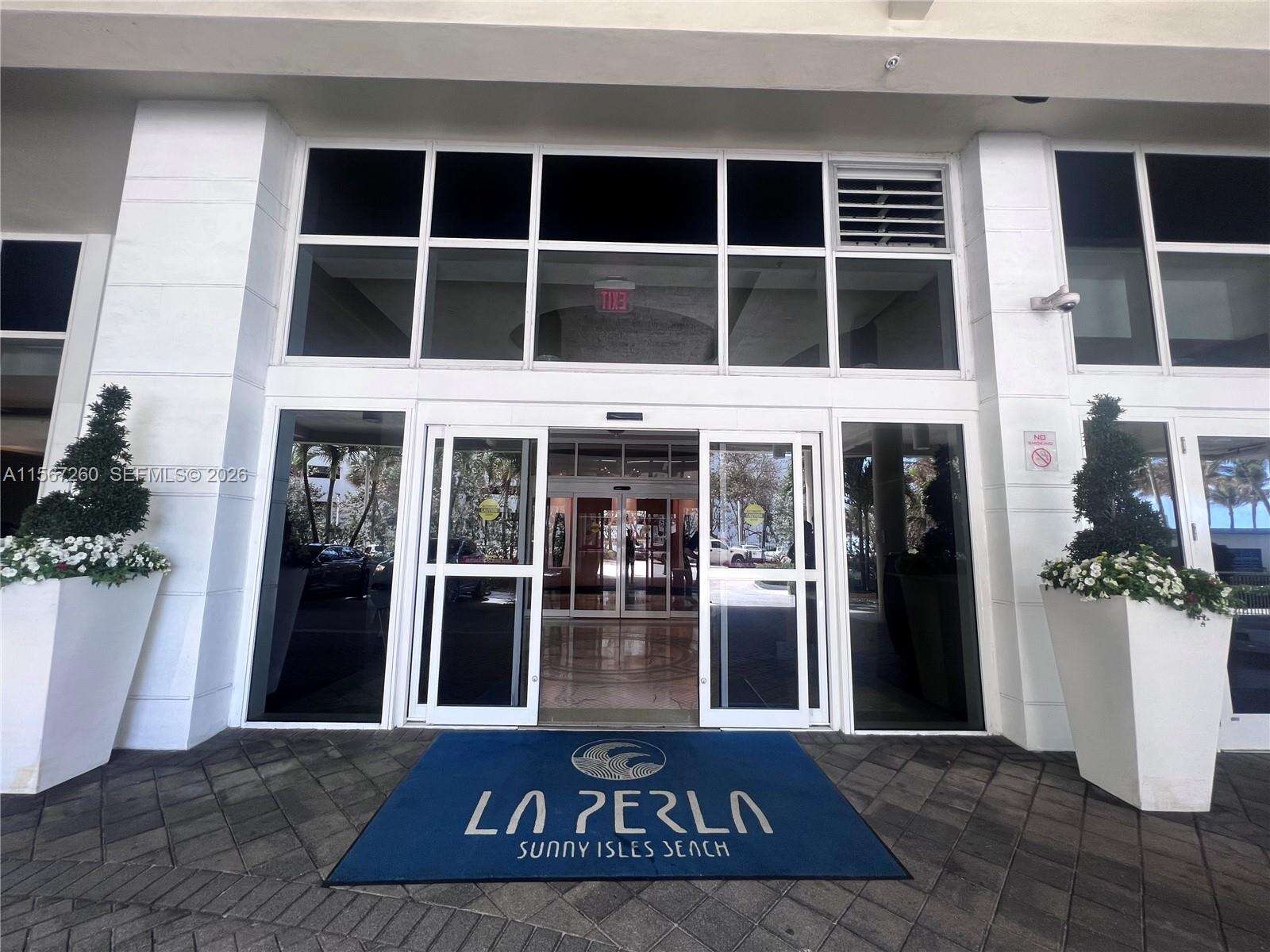 La Perla at 16699 Collins Ave, Sunny Isles Beach, FL 33160 - For Rent photo 2