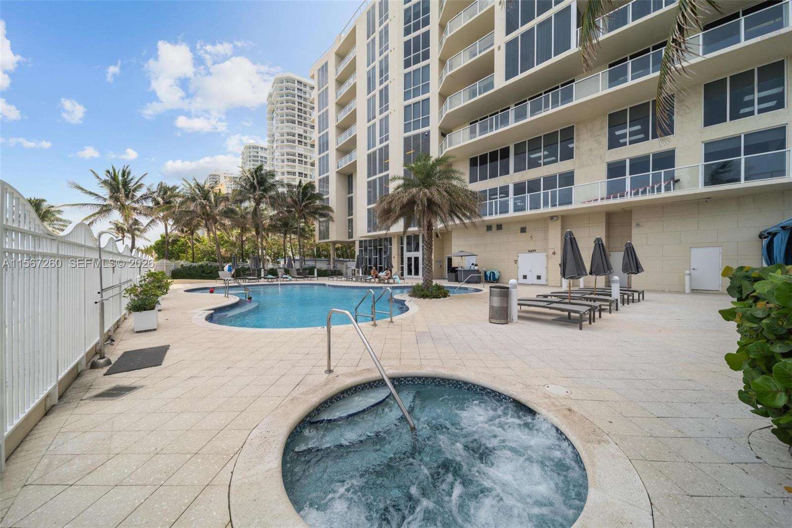 La Perla at 16699 Collins Ave, Sunny Isles Beach, FL 33160 - For Rent photo 15