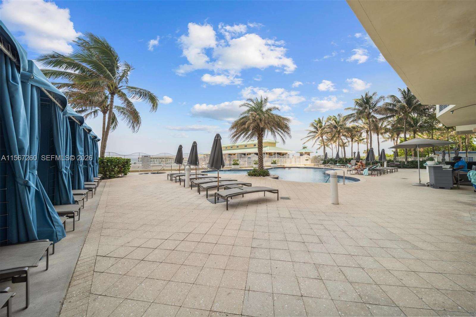 La Perla at 16699 Collins Ave, Sunny Isles Beach, FL 33160 - For Rent photo 16