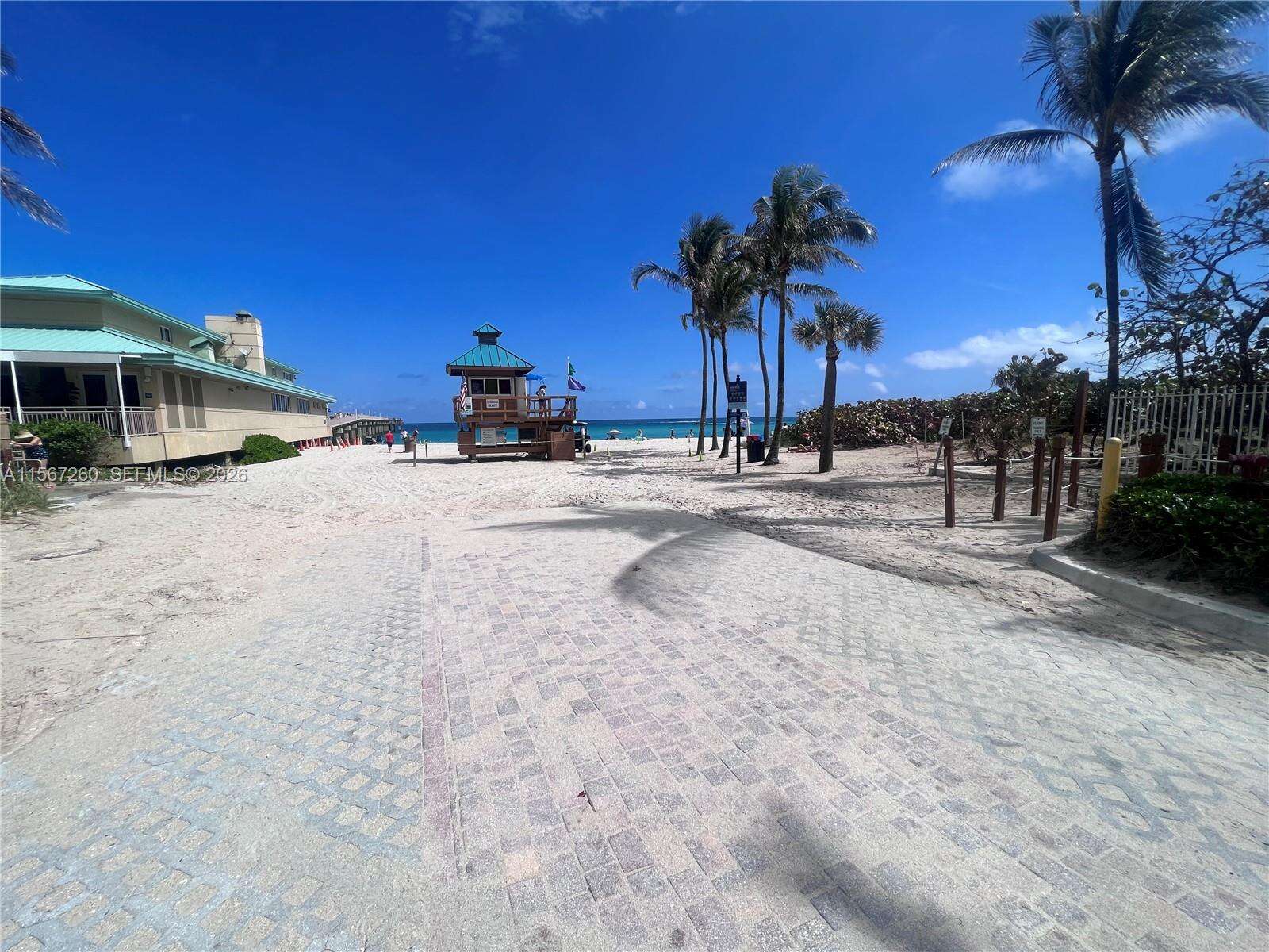 La Perla at 16699 Collins Ave, Sunny Isles Beach, FL 33160 - For Rent photo 18