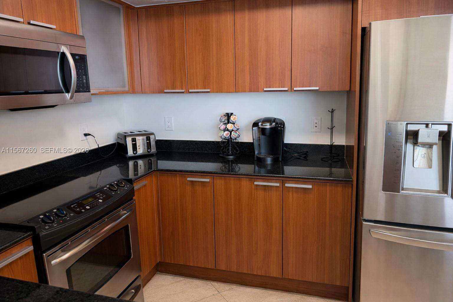 La Perla at 16699 Collins Ave, Sunny Isles Beach, FL 33160 - For Rent photo 8