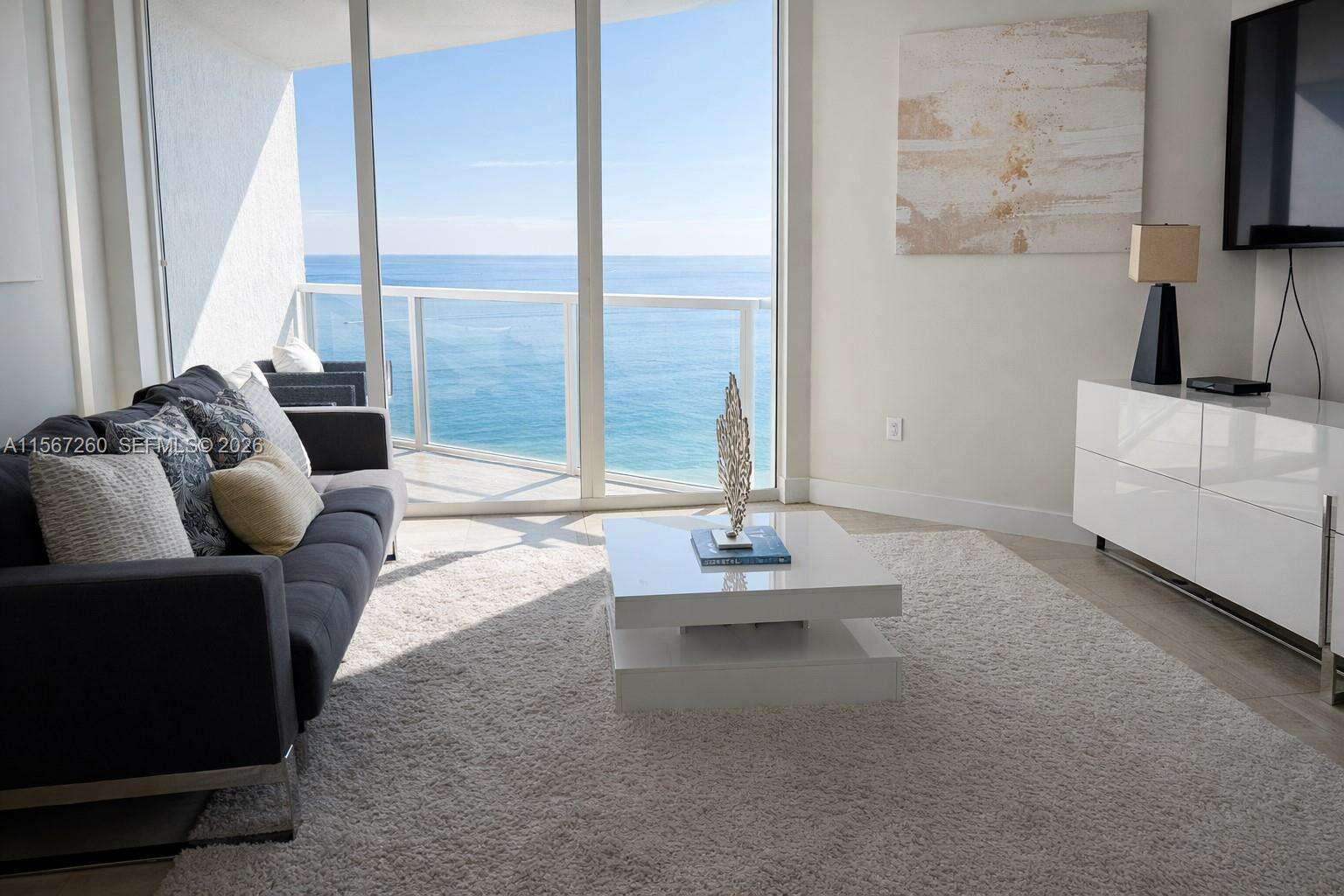 La Perla at 16699 Collins Ave, Sunny Isles Beach, FL 33160 - For Rent photo 10
