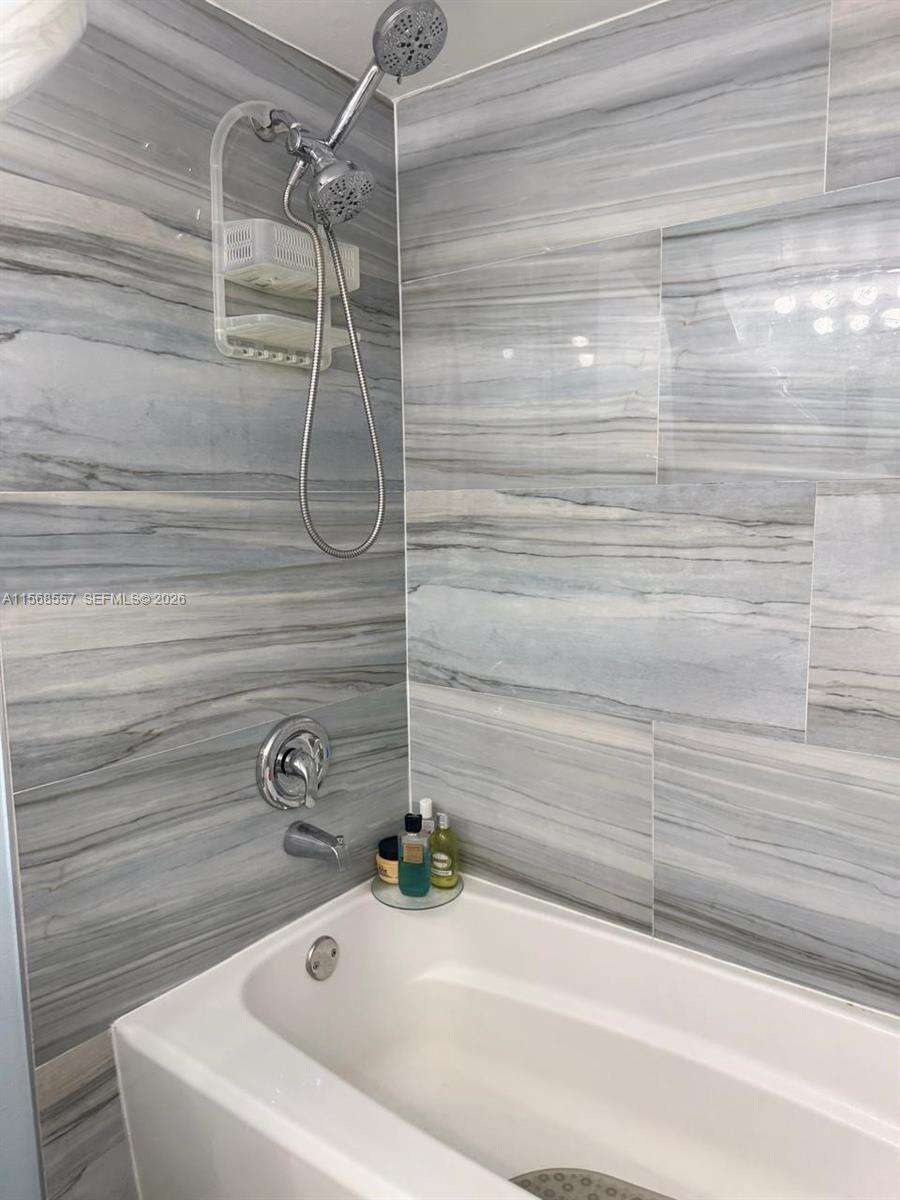 Aquasol at 6770 Indian Creek Dr, Miami Beach, FL 33141 - For Rent photo 27