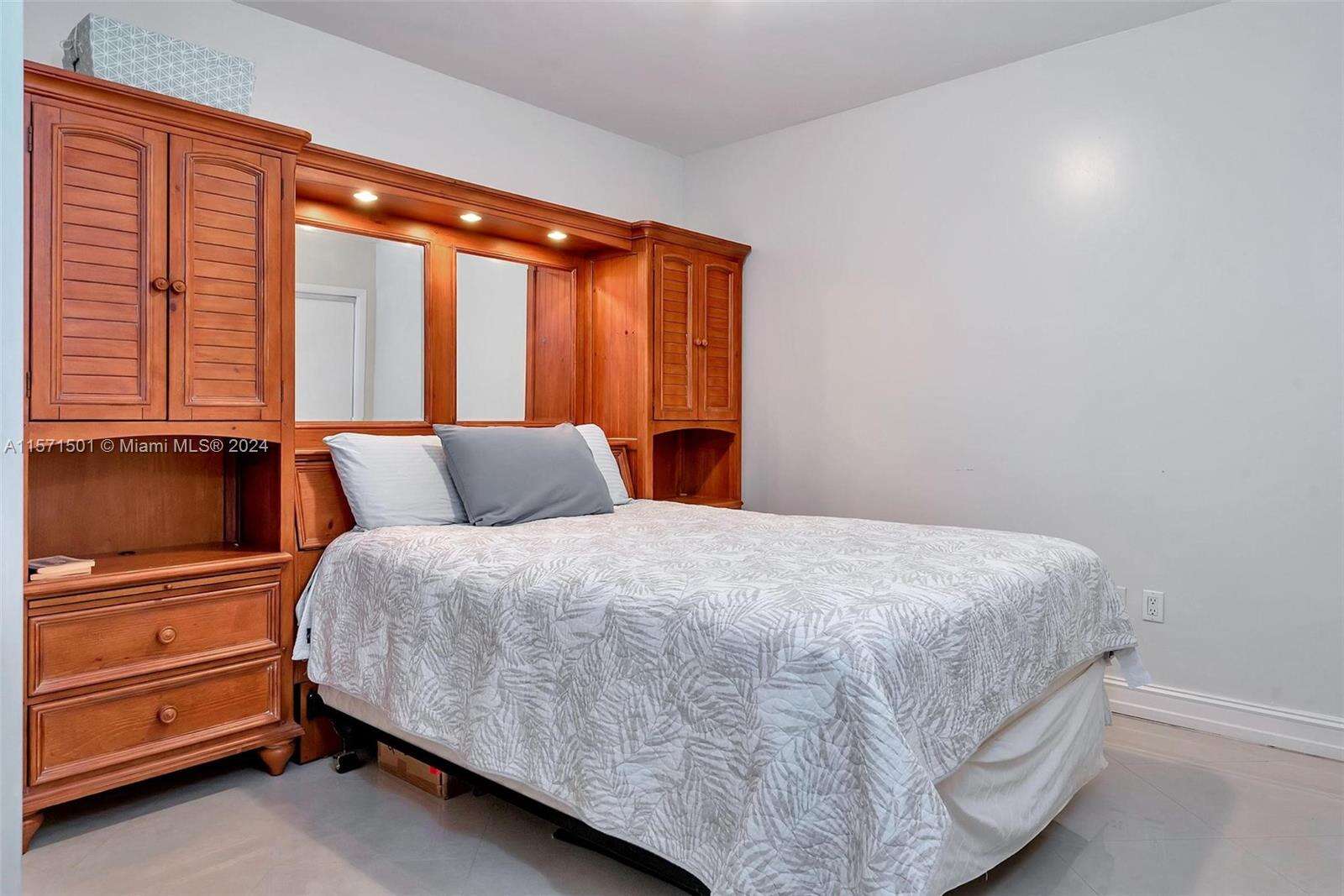 The Beach Club Two at 1830 Ocean Dr, Hallandale Beach, FL 33009 - For Rent photo 22