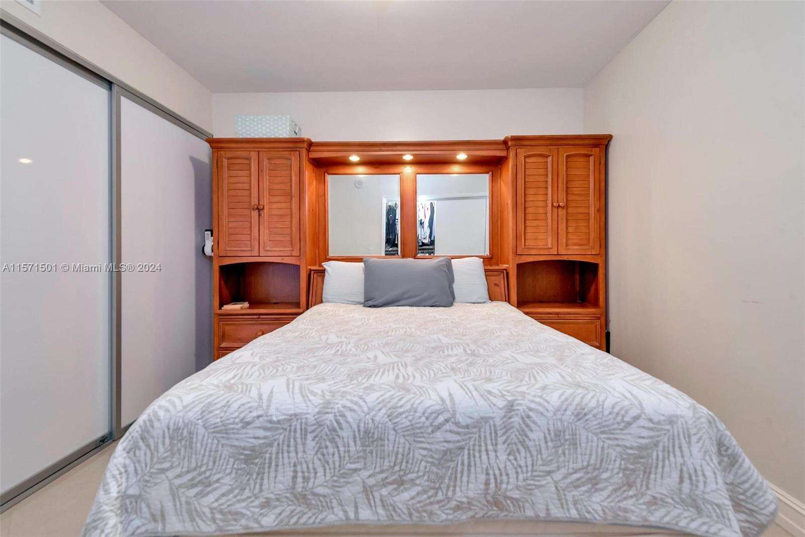 The Beach Club Two at 1830 Ocean Dr, Hallandale Beach, FL 33009 - For Rent photo 24