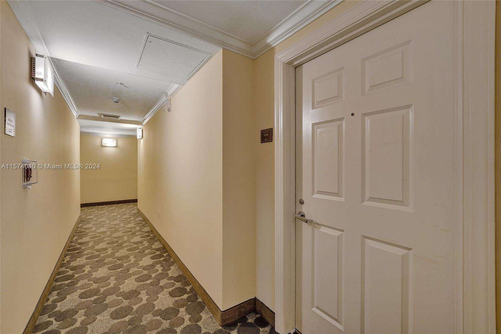 La Perla at 16699 Collins Ave, Sunny Isles Beach, FL 33160 - For Rent photo 2