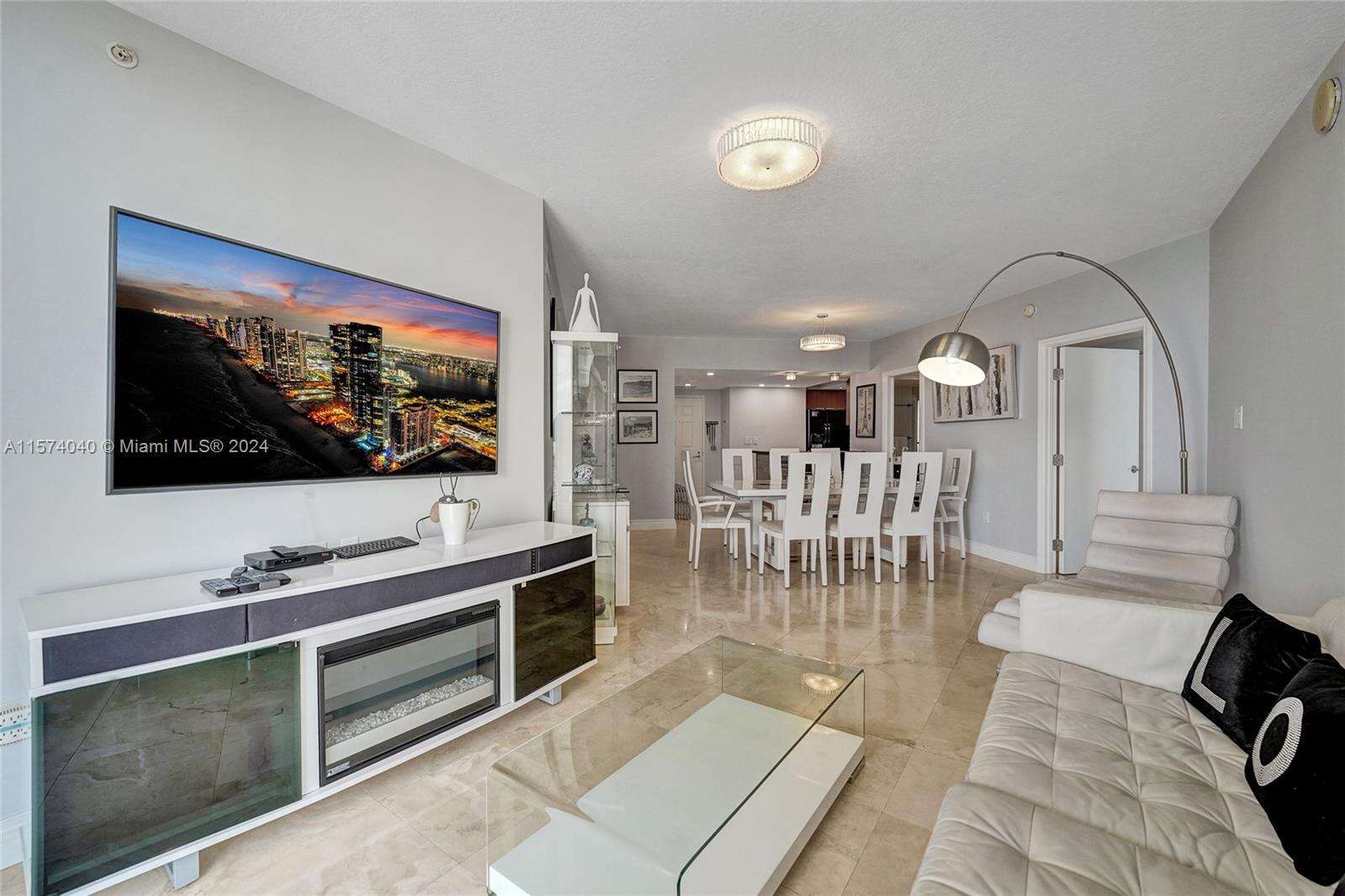 La Perla at 16699 Collins Ave, Sunny Isles Beach, FL 33160 - For Rent photo 18