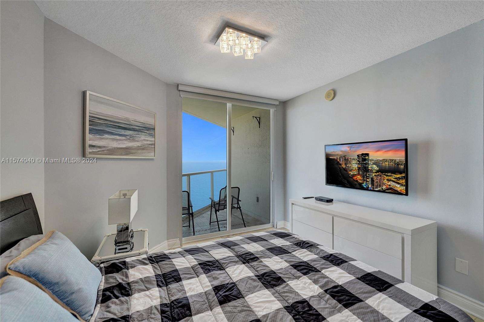 La Perla at 16699 Collins Ave, Sunny Isles Beach, FL 33160 - For Rent photo 20