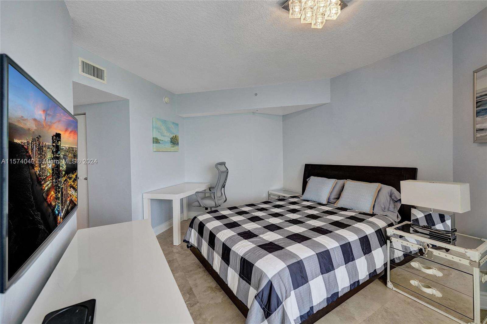 La Perla at 16699 Collins Ave, Sunny Isles Beach, FL 33160 - For Rent photo 21