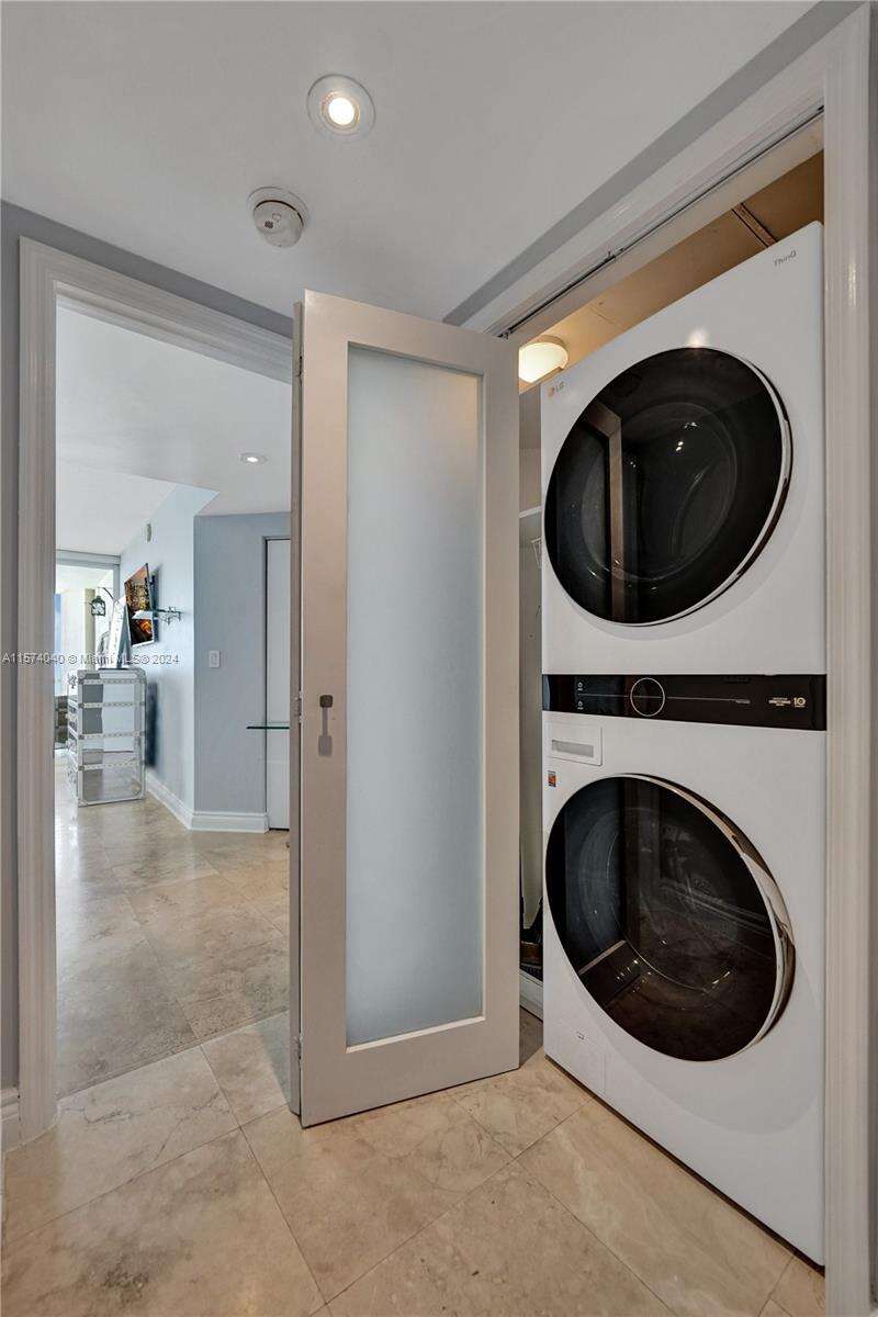 La Perla at 16699 Collins Ave, Sunny Isles Beach, FL 33160 - For Rent photo 26