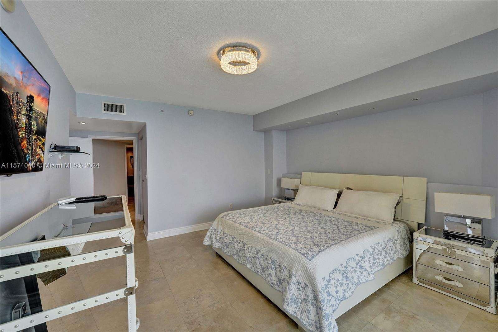 La Perla at 16699 Collins Ave, Sunny Isles Beach, FL 33160 - For Rent photo 31