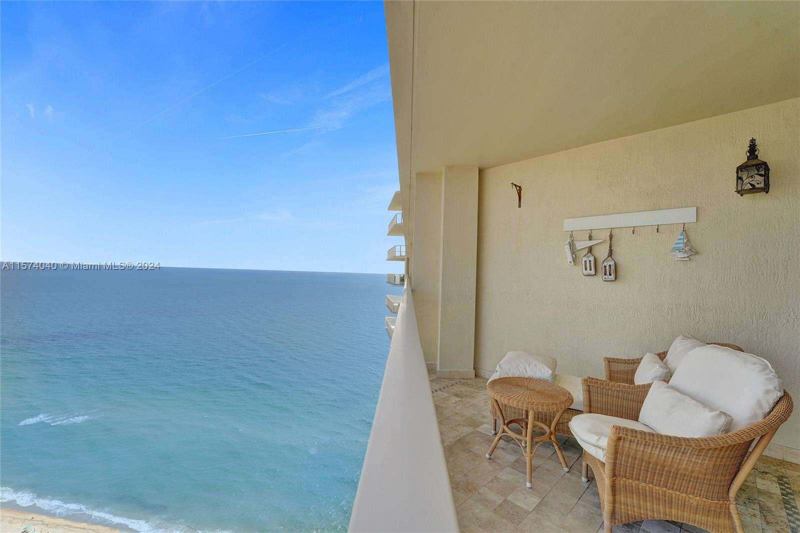 La Perla at 16699 Collins Ave, Sunny Isles Beach, FL 33160 - For Rent photo 34