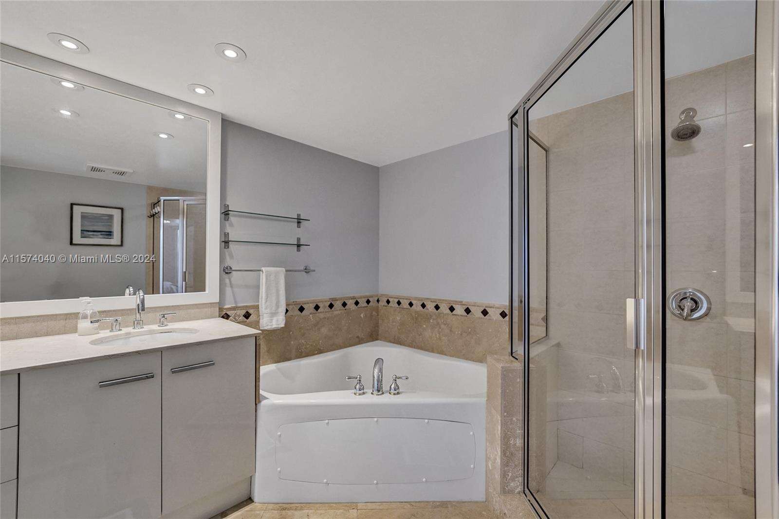 La Perla at 16699 Collins Ave, Sunny Isles Beach, FL 33160 - For Rent photo 39