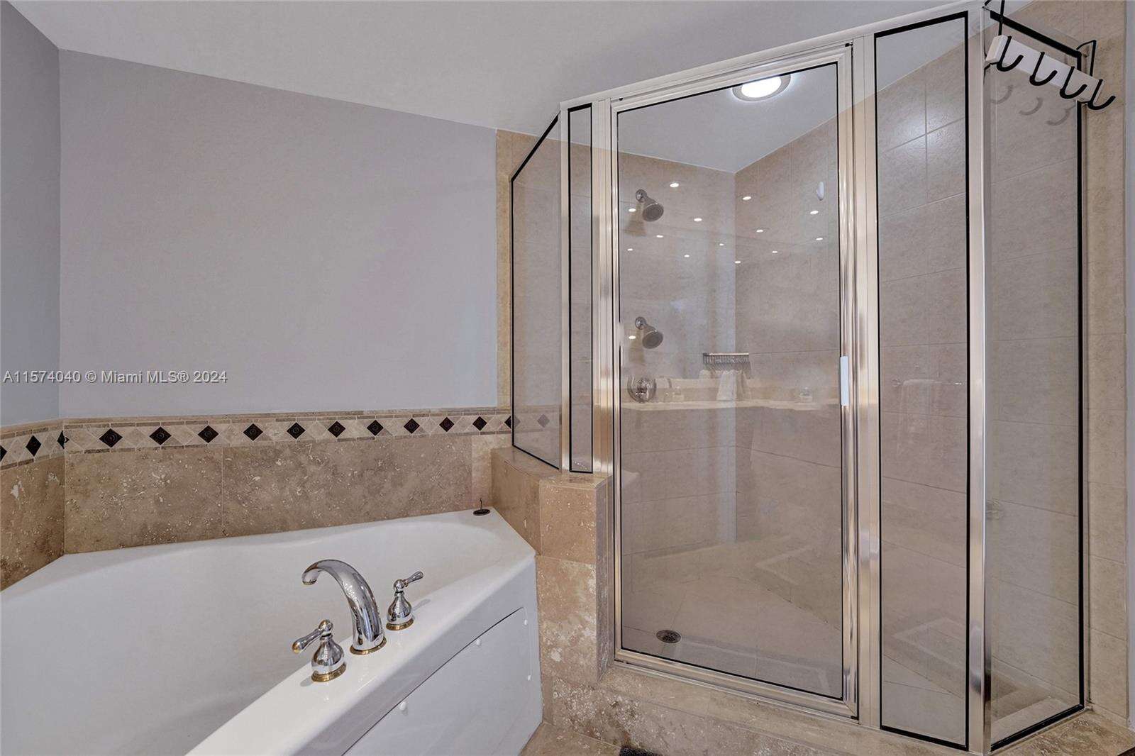La Perla at 16699 Collins Ave, Sunny Isles Beach, FL 33160 - For Rent photo 41